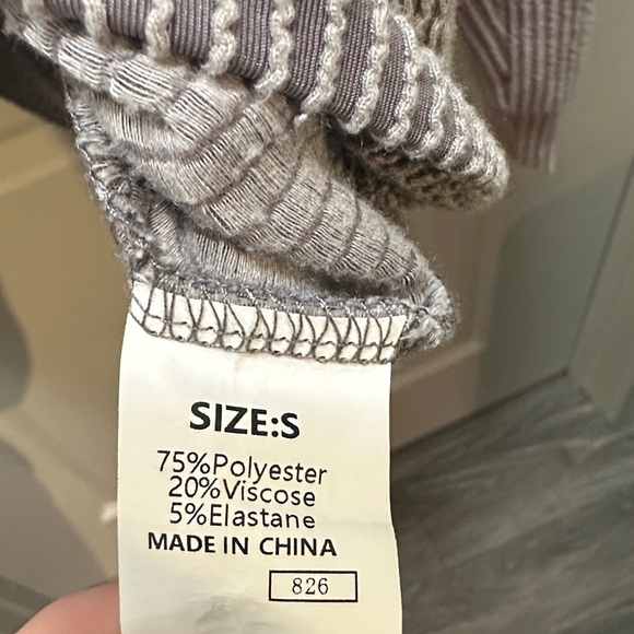 Stylish Knit Sweater in Pink and Gray - Picture 6 of 6